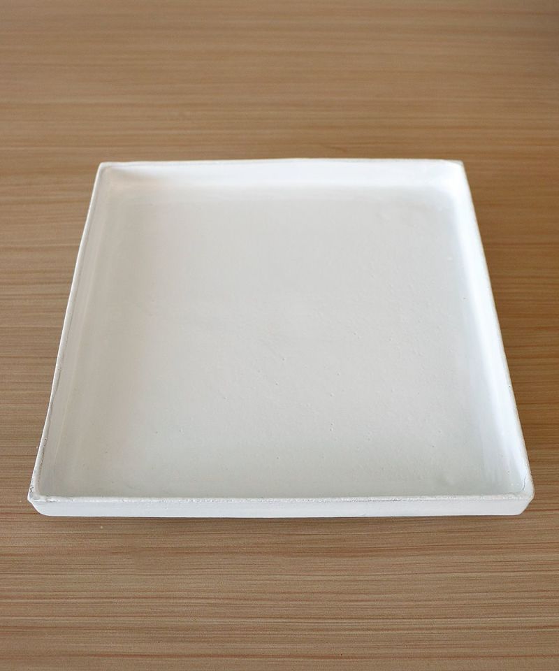 Astier de Villatte セツコ・脚付きスクエアプラッター – Blanc de Juillet