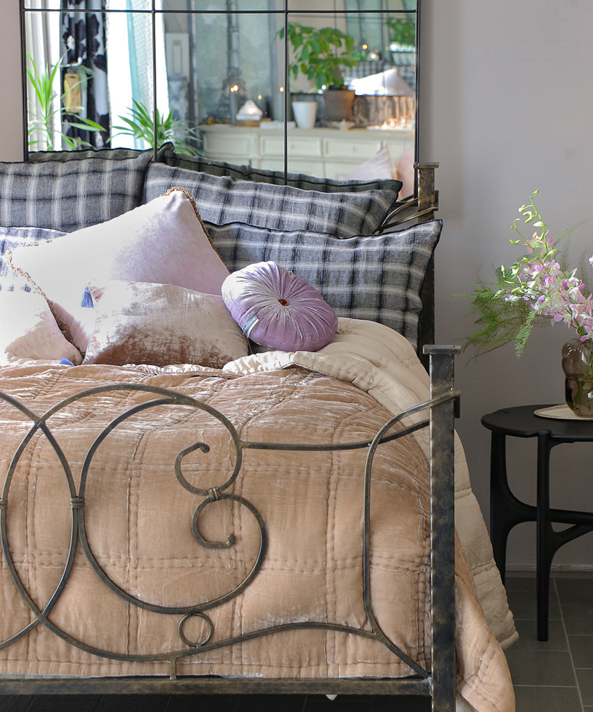 Beatrice LAVAL ベッドカバー・ナミブベージュ・ダブル260×260・シルクベロア