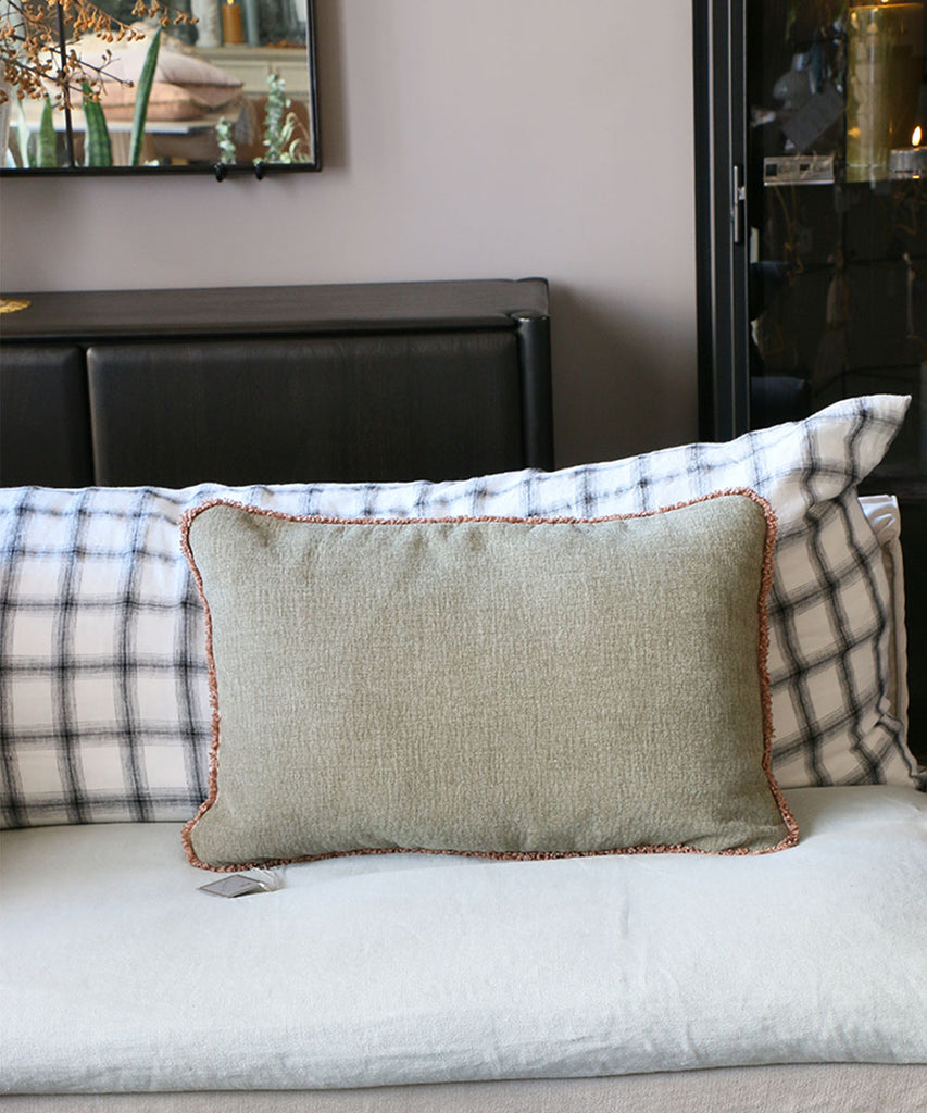 Beatrice LAVAL マジシャンクッション・60×40cm・ラピグリーン