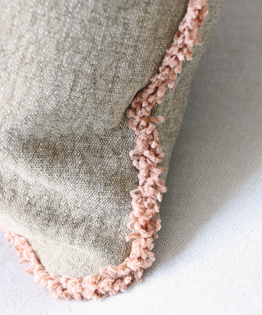 Beatrice LAVAL マジシャンクッション・60×40cm・ラピグリーン