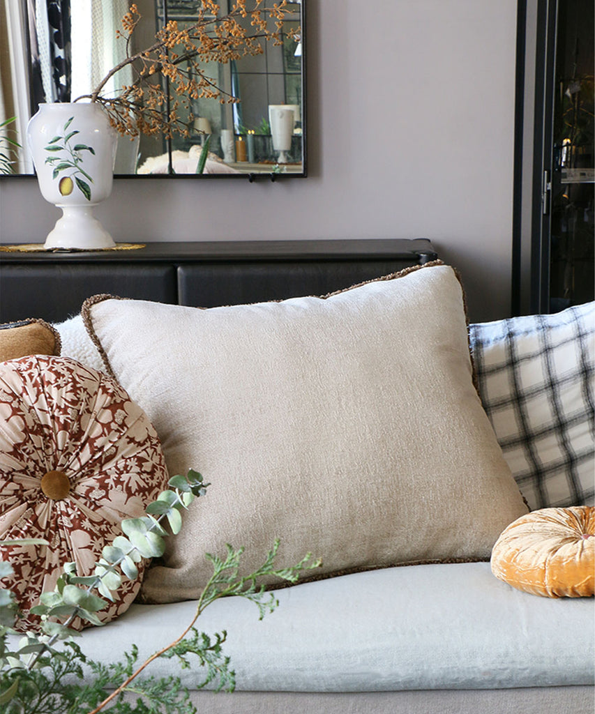 Beatrice LAVAL マジシャンクッション・70×60cm・ナミブベージュ