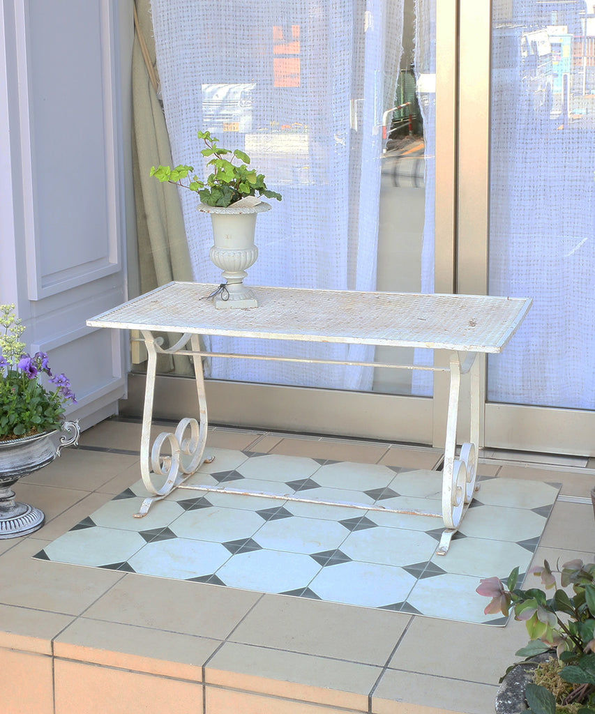 アンティーク・アイアンテーブル