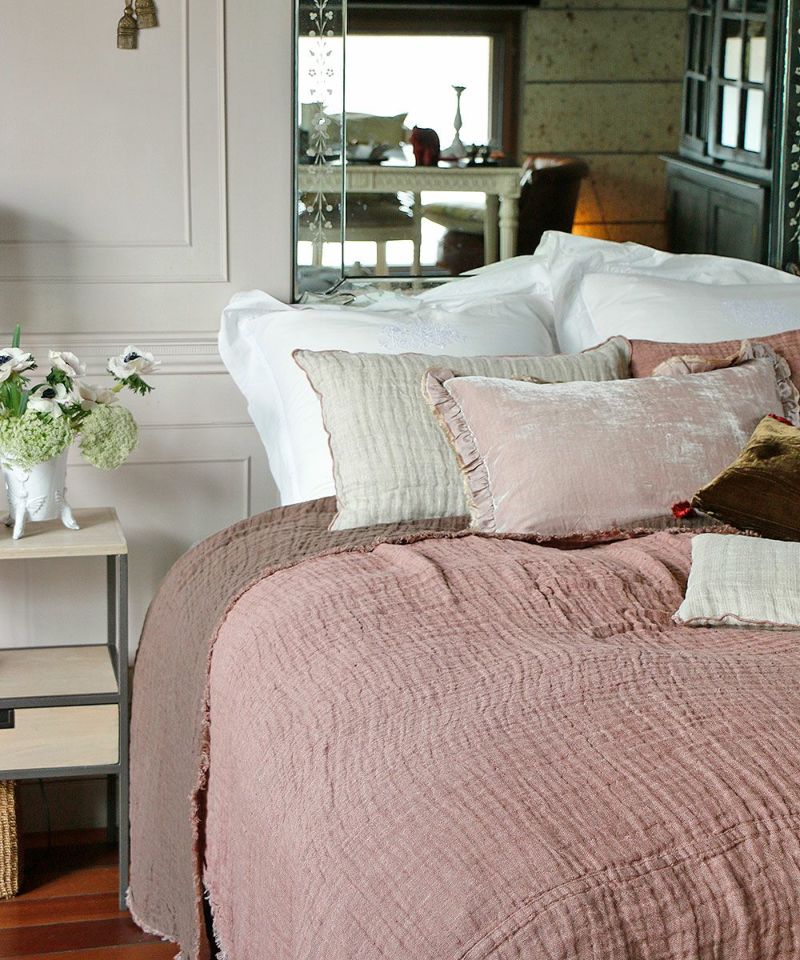 ブランドジュリエ　ベアトリスラヴェル　シルクベロアクッション　ウレス 絶妙カラーのクッション♪Beatrice LAVALの世界｜Staff blog | 芦屋